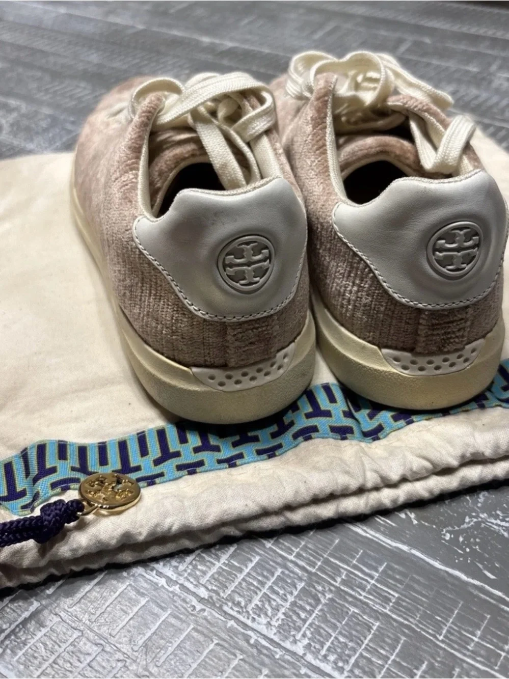 Tory Burch Velvet Lace-Up Sneakers in mauve and Cream / calf leather